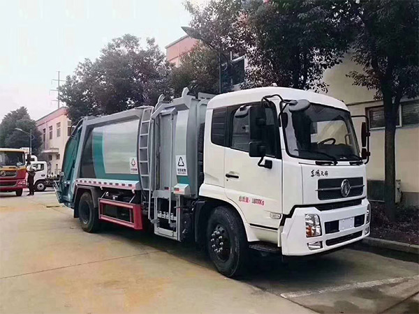 東風(fēng)天錦分撿垃圾運(yùn)輸車操作視頻