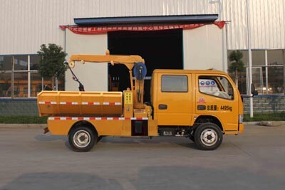 東風(fēng)福瑞卡國(guó)四清淤車