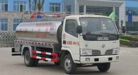 東風福瑞卡鮮奶運輸車