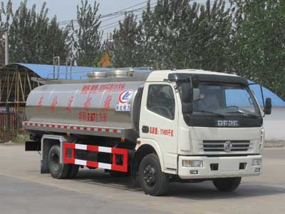 東風多利卡8噸鮮奶運輸車